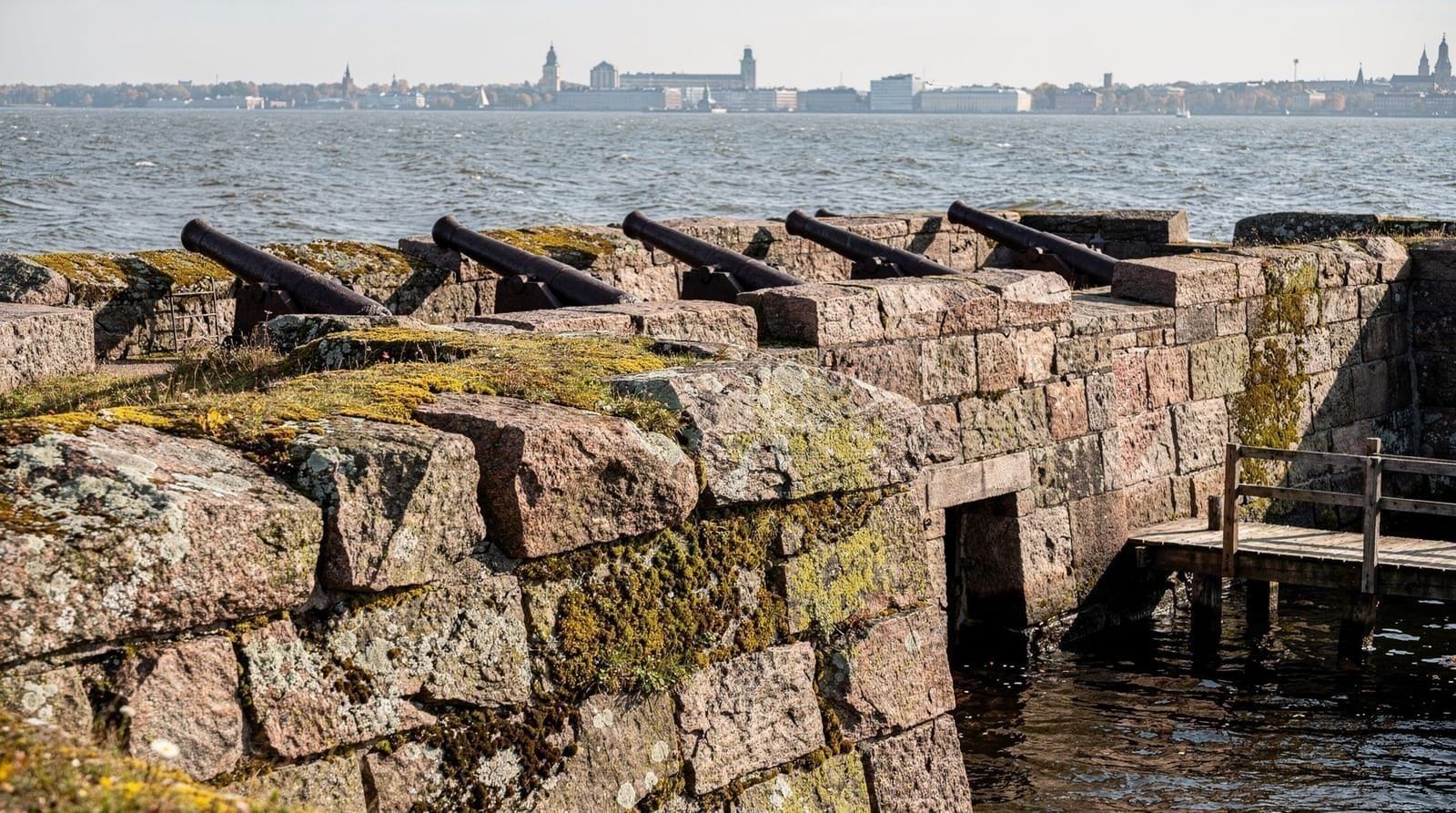 Helsinki: round-trip ferry to Suomenlinna