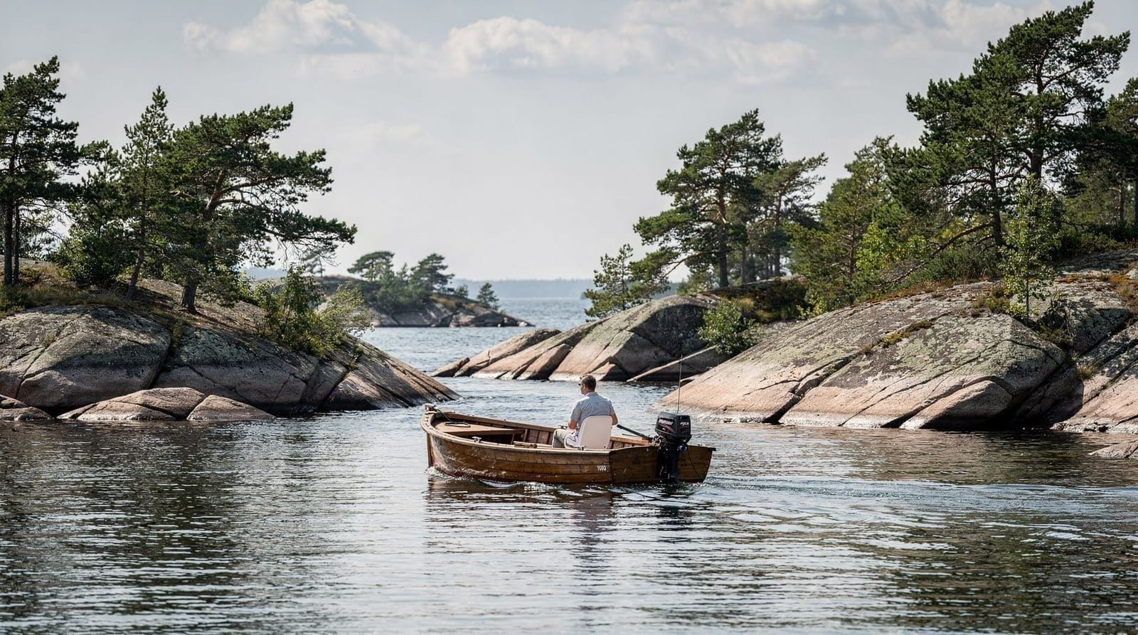 Helsinki archipelago guide: islands, ferries and what to expect — Navigate Helsinki's 330+ islands with confidence. Ferry routes, best islands to 