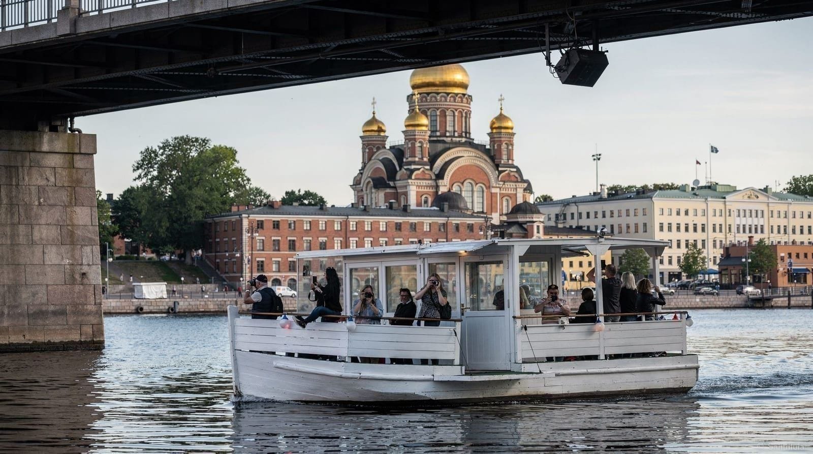 Helsinki sightseeing cruises: which one is worth booking — Compare Helsinki's harbour and archipelago cruises: canal tours, evening cruises